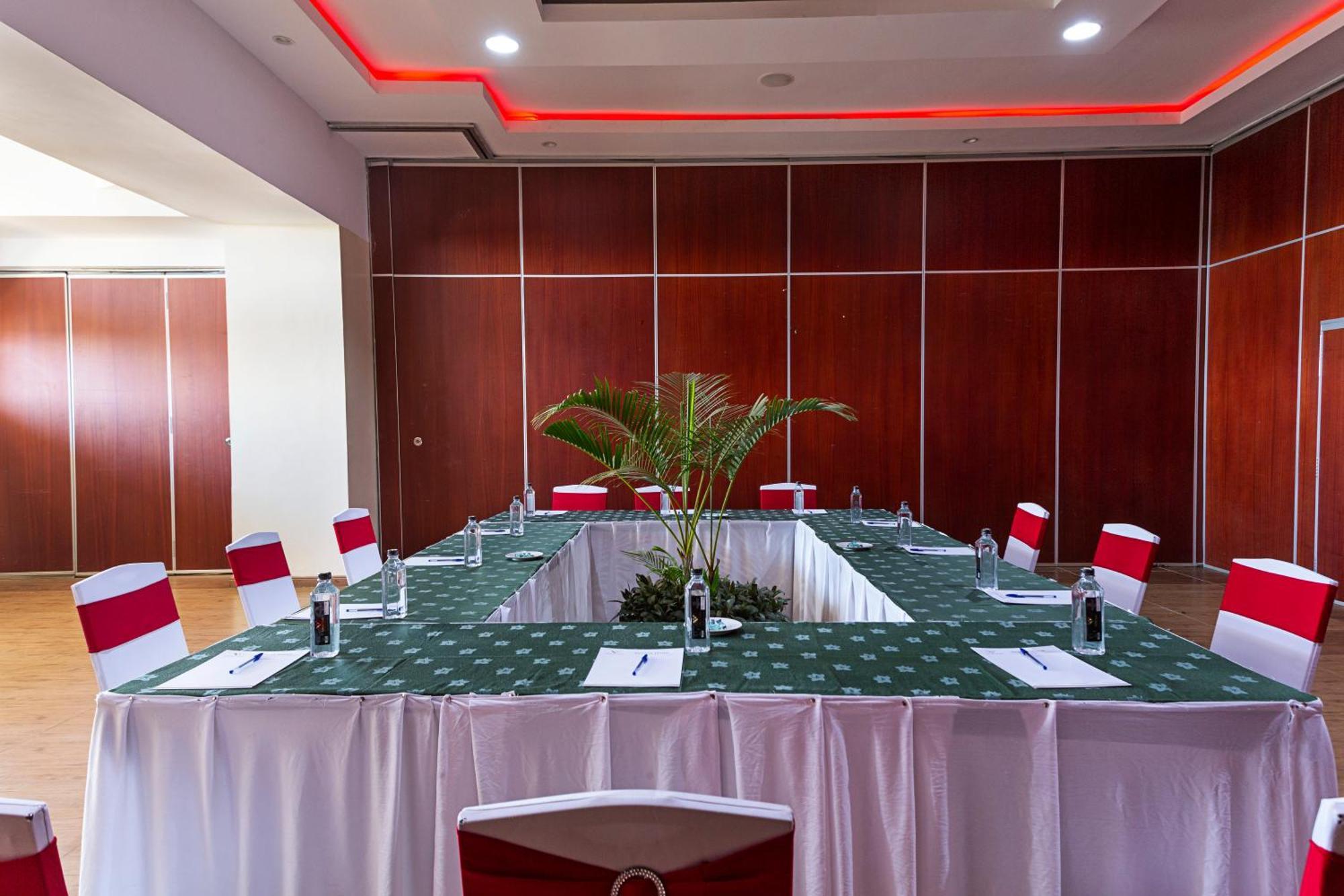 Verona Hotel And Conference Center ルイル エクステリア 写真